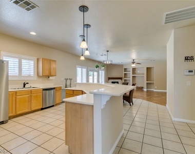2598 Mizzoni Circle - Photo Thumbnail 4