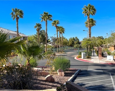 10500 Pine Pointe Avenue - Photo Thumbnail 13