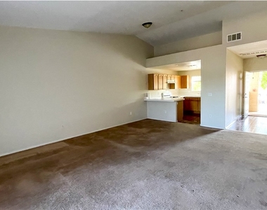 10500 Pine Pointe Avenue - Photo Thumbnail 2