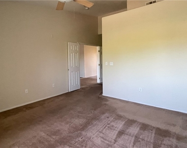 10500 Pine Pointe Avenue - Photo Thumbnail 5