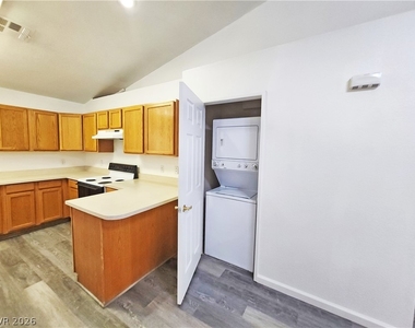 2321 E Calvada Boulevard - Photo Thumbnail 5
