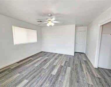 2321 E Calvada Boulevard - Photo Thumbnail 10