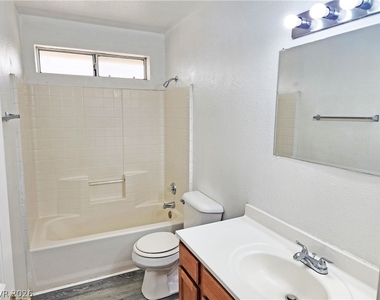 2321 E Calvada Boulevard - Photo Thumbnail 12