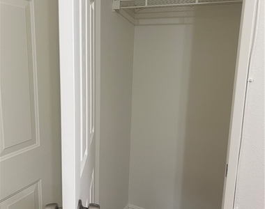 5166 S Jones Boulevard - Photo Thumbnail 11