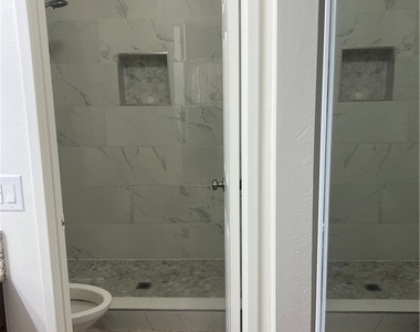 5166 S Jones Boulevard - Photo Thumbnail 10
