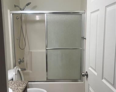 5166 S Jones Boulevard - Photo Thumbnail 13
