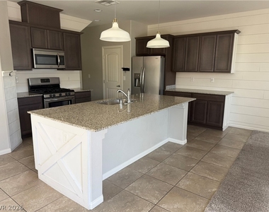 8910 Bucco Reef Avenue - Photo Thumbnail 11