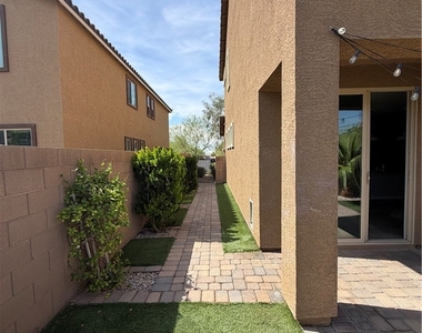 8910 Bucco Reef Avenue - Photo Thumbnail 18
