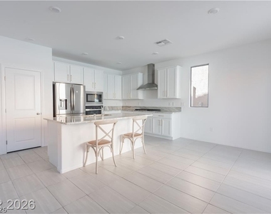7360 Crown Landing Street - Photo Thumbnail 6