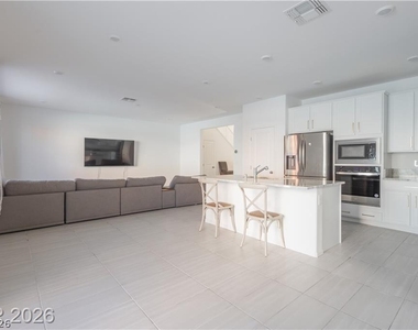 7360 Crown Landing Street - Photo Thumbnail 5