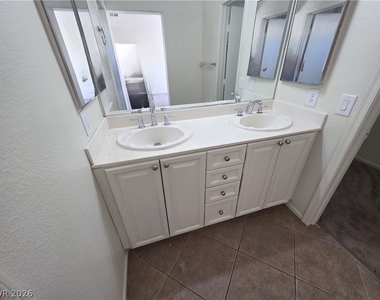 3665 Remington Grove Avenue - Photo Thumbnail 15
