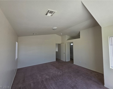 3665 Remington Grove Avenue - Photo Thumbnail 8