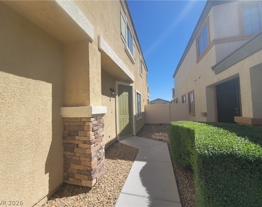3665 Remington Grove Avenue - Photo Thumbnail 6
