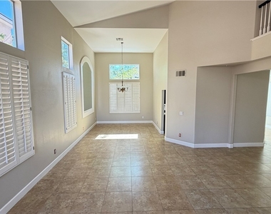 4712 San Palo Way - Photo Thumbnail 2