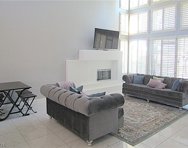 8521 Heather Downs Drive - Photo Thumbnail 2