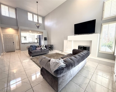 8521 Heather Downs Drive - Photo Thumbnail 8