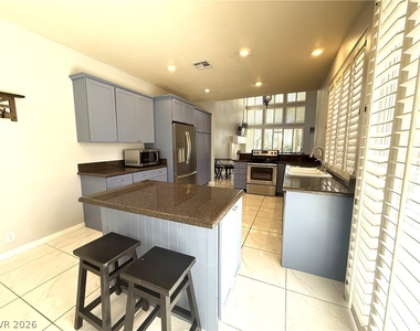 8521 Heather Downs Drive - Photo Thumbnail 12