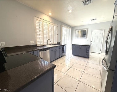 8521 Heather Downs Drive - Photo Thumbnail 4