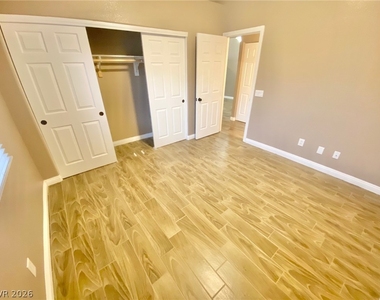 2000 Turquoise Ridge Street - Photo Thumbnail 20