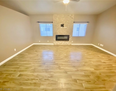 2000 Turquoise Ridge Street - Photo Thumbnail 10
