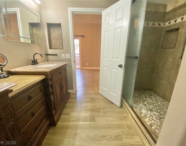 2000 Turquoise Ridge Street - Photo Thumbnail 6