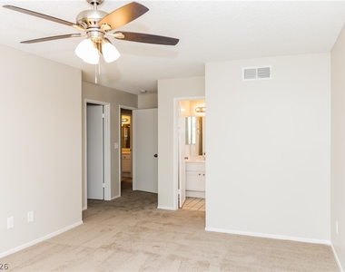 3810 Boca Chica Avenue - Photo Thumbnail 9