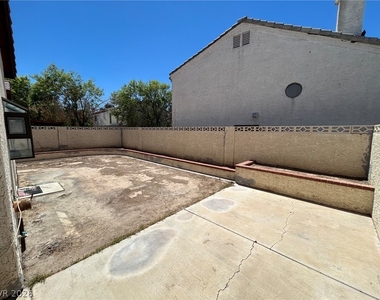 6653 Joe Michael Way - Photo Thumbnail 27