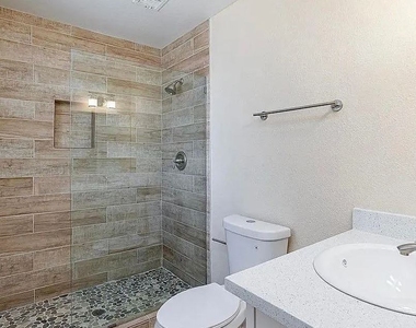 6320 Shawnee Avenue - Photo Thumbnail 5