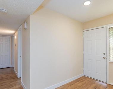 6320 Shawnee Avenue - Photo Thumbnail 24