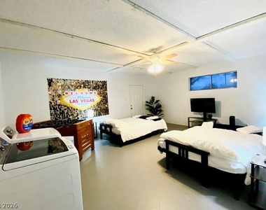 6320 Shawnee Avenue - Photo Thumbnail 3
