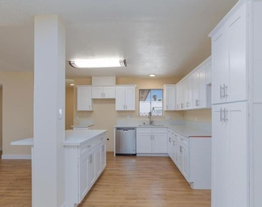 6320 Shawnee Avenue - Photo Thumbnail 21
