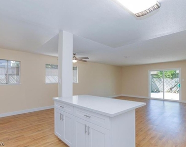 6320 Shawnee Avenue - Photo Thumbnail 23
