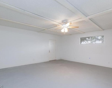 6320 Shawnee Avenue - Photo Thumbnail 33