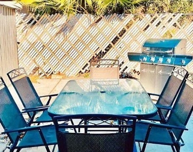 6320 Shawnee Avenue - Photo Thumbnail 9