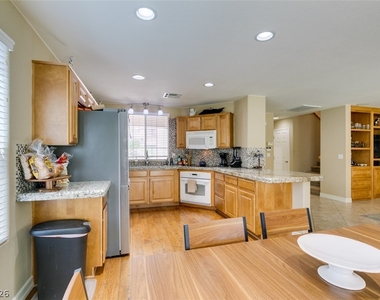 2619 Begonia Valley Avenue - Photo Thumbnail 23