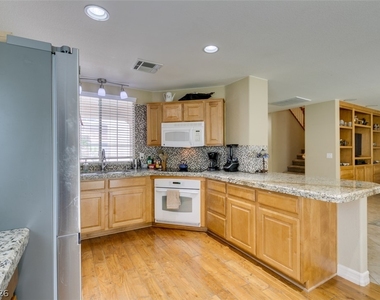2619 Begonia Valley Avenue - Photo Thumbnail 24