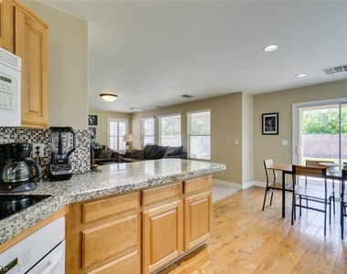 2619 Begonia Valley Avenue - Photo Thumbnail 28