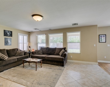 2619 Begonia Valley Avenue - Photo Thumbnail 5