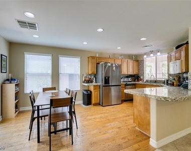 2619 Begonia Valley Avenue - Photo Thumbnail 18