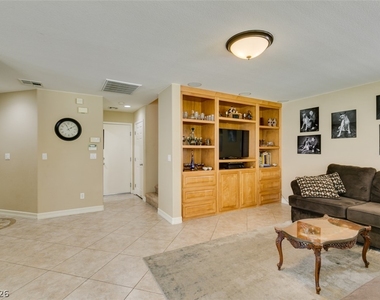 2619 Begonia Valley Avenue - Photo Thumbnail 9