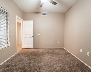 2000 Quartz Cliff Street - Photo Thumbnail 25