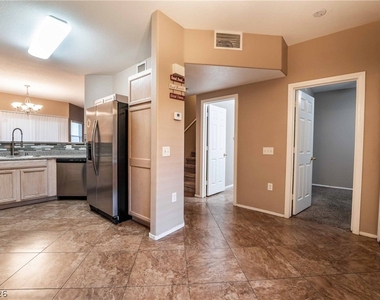 2000 Quartz Cliff Street - Photo Thumbnail 12