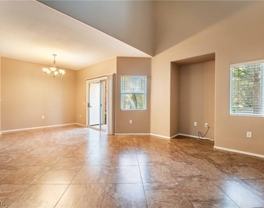 2000 Quartz Cliff Street - Photo Thumbnail 5