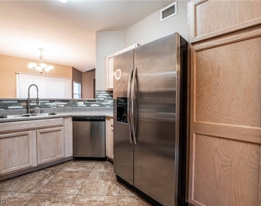 2000 Quartz Cliff Street - Photo Thumbnail 9