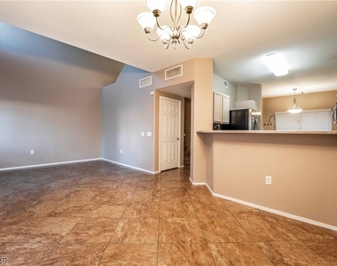 2000 Quartz Cliff Street - Photo Thumbnail 7