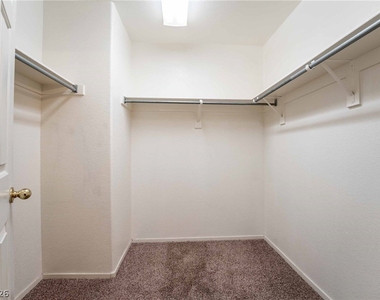 2000 Quartz Cliff Street - Photo Thumbnail 17