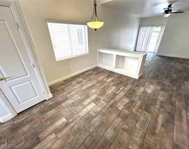 8877 Tomnitz Avenue - Photo Thumbnail 3