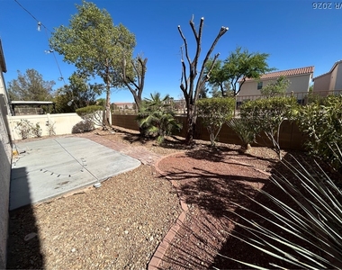 8877 Tomnitz Avenue - Photo Thumbnail 36