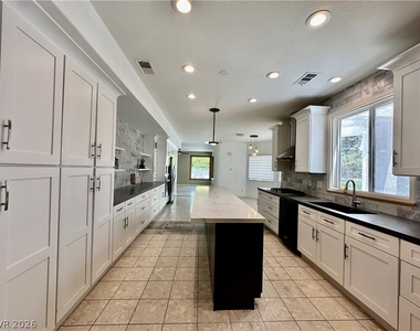 8645 Robinson Ridge Drive - Photo Thumbnail 8