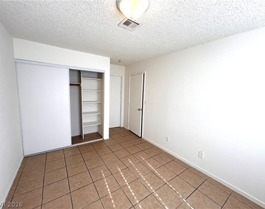 6217 Yerba Lane - Photo Thumbnail 11